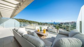 Brand new apartment with sea views in Estepona