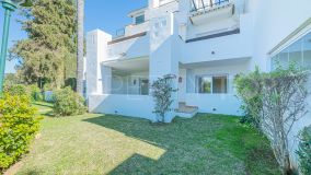 Se vende apartamento planta baja en Los Monteros Palm Beach de 2 dormitorios