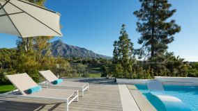 Villa for sale in Aloha, Nueva Andalucia