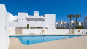 Maison de Ville for sale in Los Naranjos, Nueva Andalucia