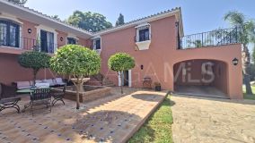 Villa for sale in Aloha, Nueva Andalucia