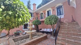 Villa for sale in Aloha, Nueva Andalucia