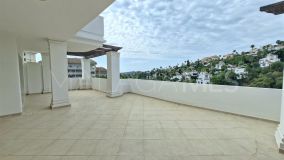 Lägenhet for sale in Aloha, Nueva Andalucia