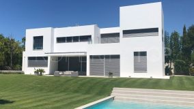 Introducing a Premier Property in Sotogrande's F-Zone: Luxurious Modern Villa with Captivating Views