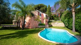 Villa for sale in Las Brisas, Nueva Andalucia