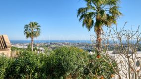 Villa for sale in Puerto del Capitan, Benahavis