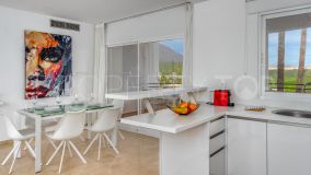 2 bedrooms apartment in Estepona Golf for sale