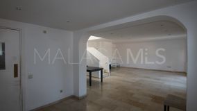 Duplex en venta en Rio Real, Marbella Este