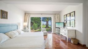 Estepona Playa, villa en venta de 6 dormitorios