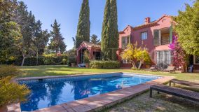 Villa for sale in Guadalmina Baja with 5 bedrooms