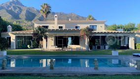 Villa for sale in Marbella Hill Club with 6 bedrooms