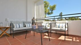 Buy 3 bedrooms flat in Guadalmina Baja