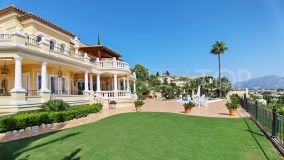 5 bedrooms villa for sale in Benahavis