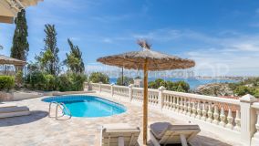 Fantastic and exclusive villa with splendid views to the sea.