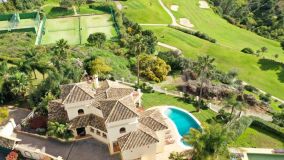 Villa for sale in Los Arqueros, Benahavis