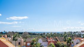 Zweistöckiges Penthouse zu verkaufen in La Alzambra, Nueva Andalucia