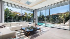 Villa for sale in Beach Side Golden Mile, Marbella Golden Mile