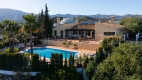 Enchanting Rustic Villa Nestled in Nature's Embrace, Mere Minutes from the Beach in El Padron- Estepona