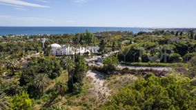 Espectacular Parcela situada en un lujoso retiro en Marbella con proyecto de villa aprobado.