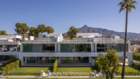 Villa for sale in Atalaya de Rio Verde, Nueva Andalucia