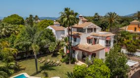 Villa for sale in Altos de Puente Romano, Marbella Golden Mile