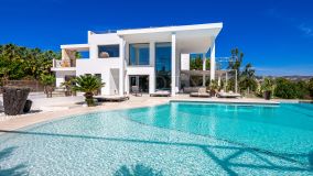 Modern villa with stunning sea views for sale in la Alqueria, Marbella.