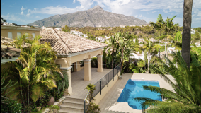 Villa en venta en Nueva Andalucia, Marbella