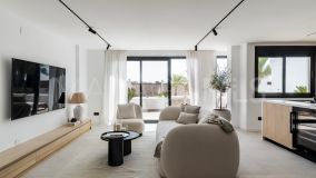 Apartamento en venta en Jardines de Andalucia, Nueva Andalucia