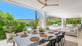 Villa for sale in Los Olivos, Nueva Andalucia