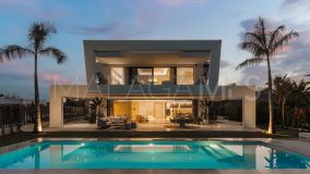 Villa en venta en Lomas del Virrey, Marbella Golden Mile