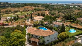 Villa for sale in Altos del Paraiso, Benahavis