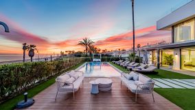 Villa for sale in New Golden Mile, Estepona East