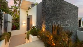 Villa for sale in El Herrojo, Benahavis