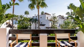 Apartment for sale in Alcazaba Beach, Estepona East