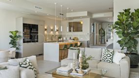 Moderna casa adosada reformada con vistas panorámicas al mar, golf y La Concha en La Quinta, Benahavis