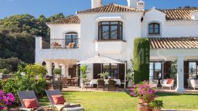 Villa for sale in El Madroñal, Benahavis