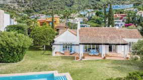 Beautiful Mediterranean-style villa in high-end Cascada de Camojan, Marbella Golden Mile