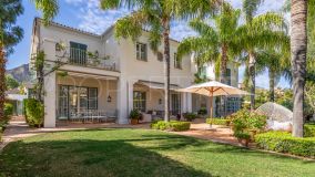Villa for sale in Marbella City with 5 bedrooms