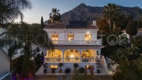 Villa Brise - Encantadora villa mediterránea de lujo con piscina y vistas en Nagüeles, Marbella