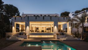 Buy villa in Golden Mile with 5 bedrooms