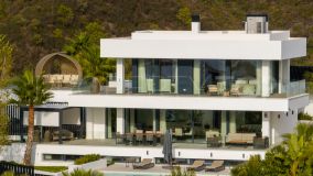 Villa moderna en ubicación privilegiada con vistas panorámicas en Nueva Andalucía, Marbella