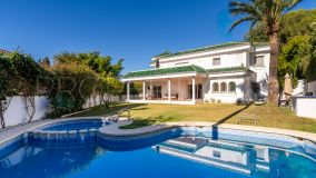 Villa en venta en Atalaya de Rio Verde con 5 dormitorios