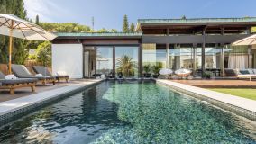 Villa for sale in Las Brisas, Nueva Andalucia