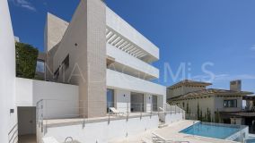 Villa for sale in Los Arqueros, Benahavis