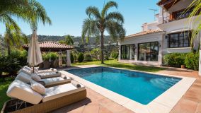 Villa en venta en El Madroñal, Benahavis