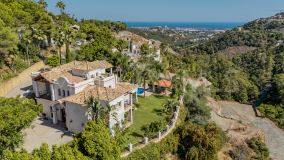 Villa en venta en El Madroñal, Benahavis