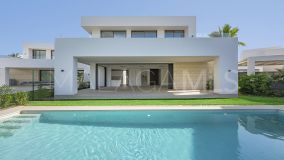 Villa for sale in Rio Real, Marbella East