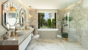 Villa for sale in Aloha, Nueva Andalucia