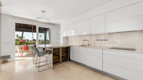 Zweistöckiges Penthouse zu verkaufen in Marina Puente Romano, Marbella Goldene Meile