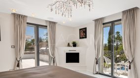 Villa zu verkaufen in La Cerquilla, Nueva Andalucia